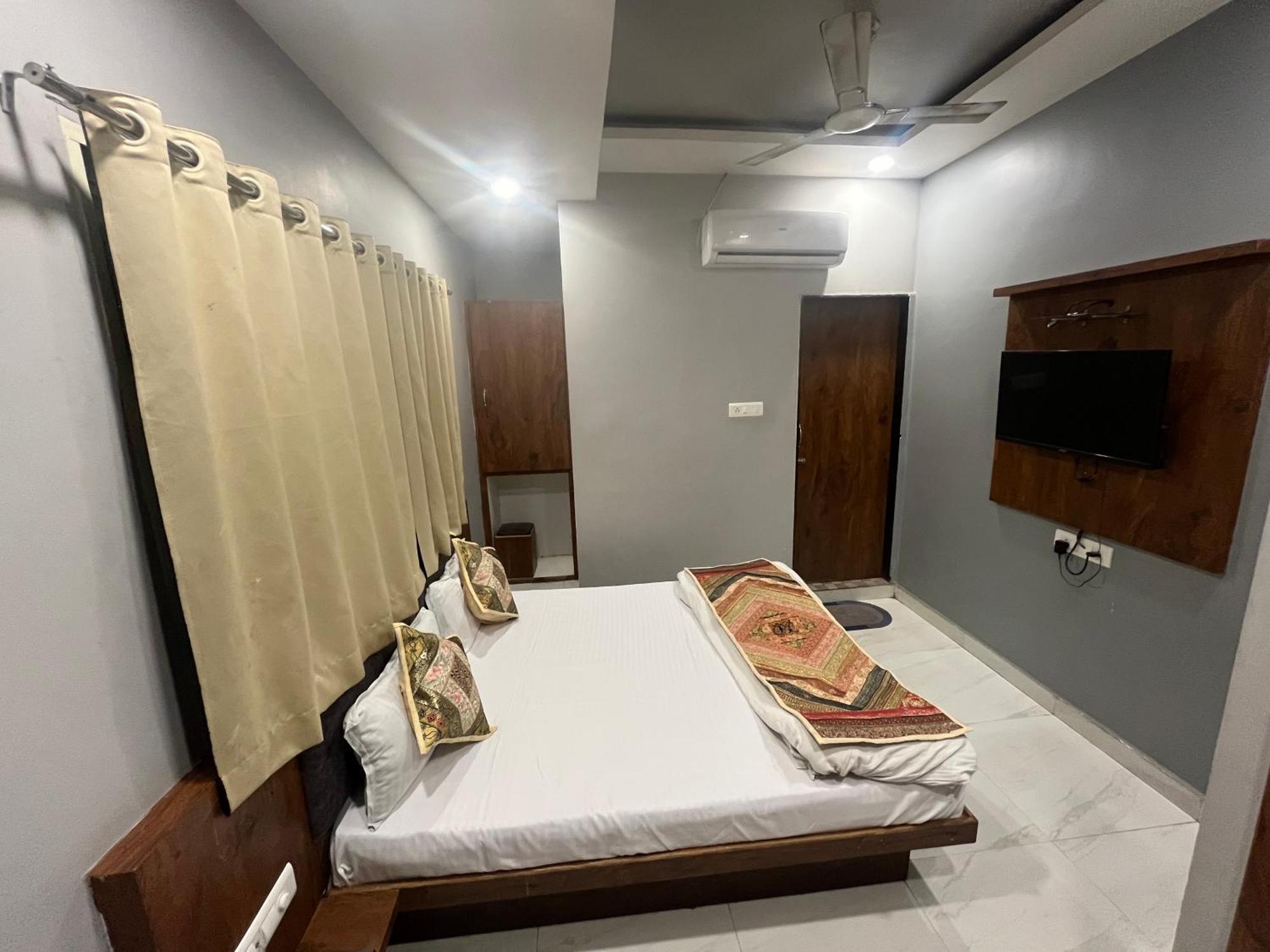 Hotel Shankar Ujjain Exterior photo